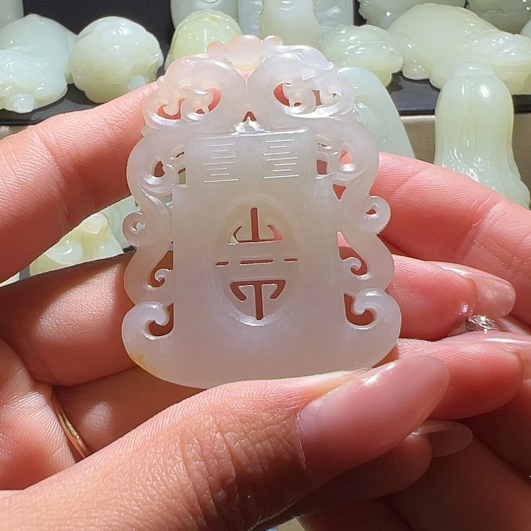 耍***郎和田玉未镶嵌颈饰