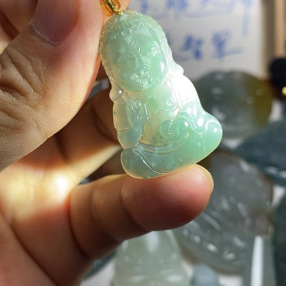 翡翠未镶嵌颈饰好