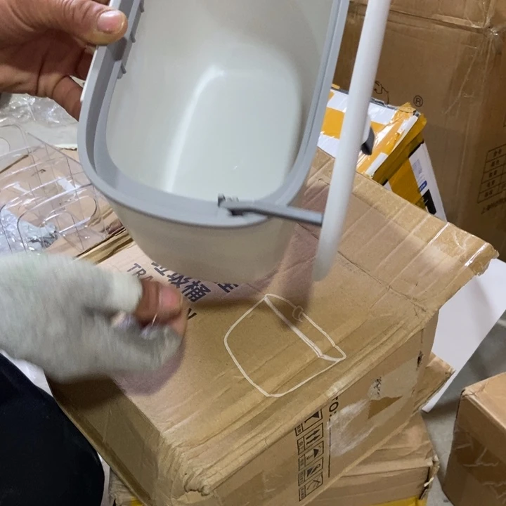挂壁垃圾桶发一个585