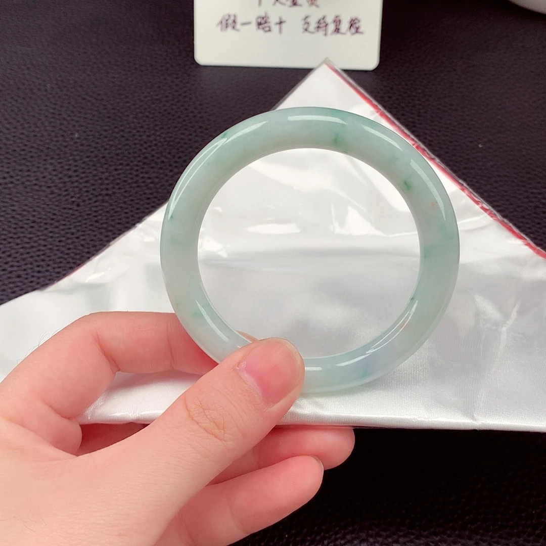 翡翠未镶嵌手镯翡翠