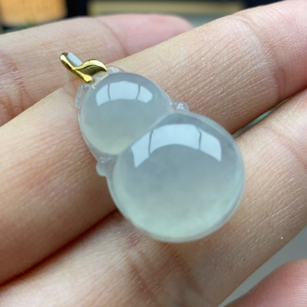翡翠18K金镶嵌颈饰吊坠19