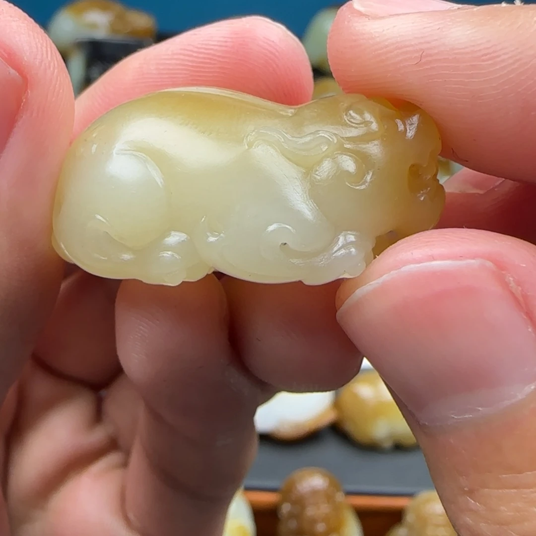 和田玉（糖玉）颈饰未镶嵌清**莲