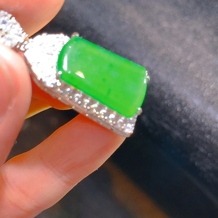 【闪购商品】翡翠颈饰银S925镶嵌翡翠