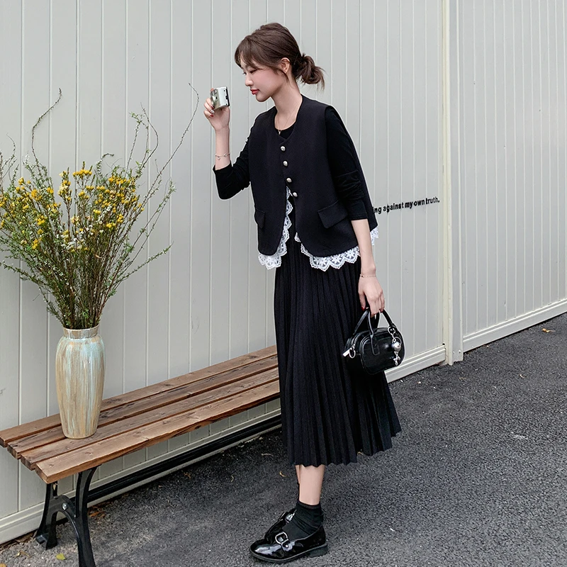 蕾丝拼接马甲连衣裙套装女2025新款春季韩系穿搭黑色百褶裙两件套