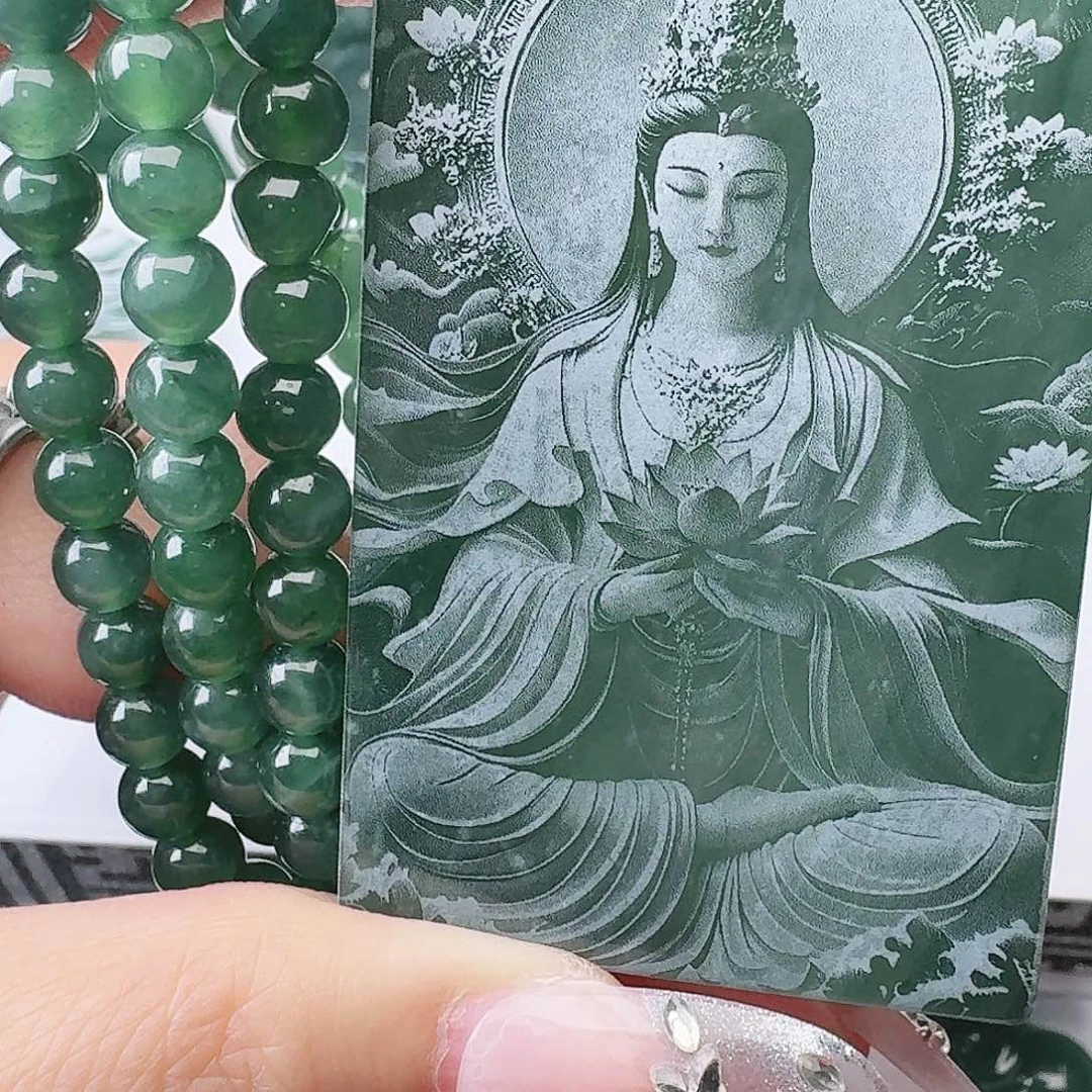 翡翠未镶嵌颈饰多样性发其一