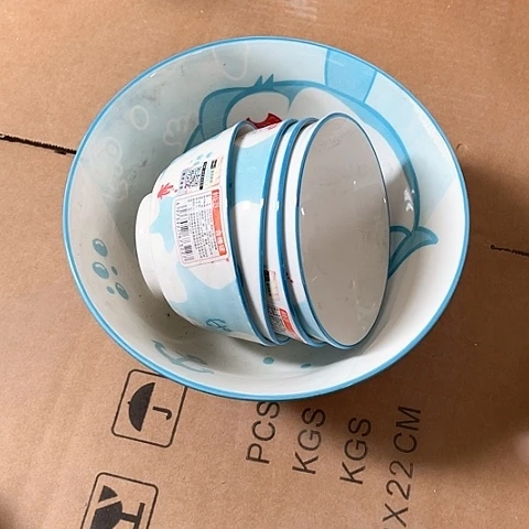 微瑕，不能明火，口径20高度8大碗一个，4.5英寸四个