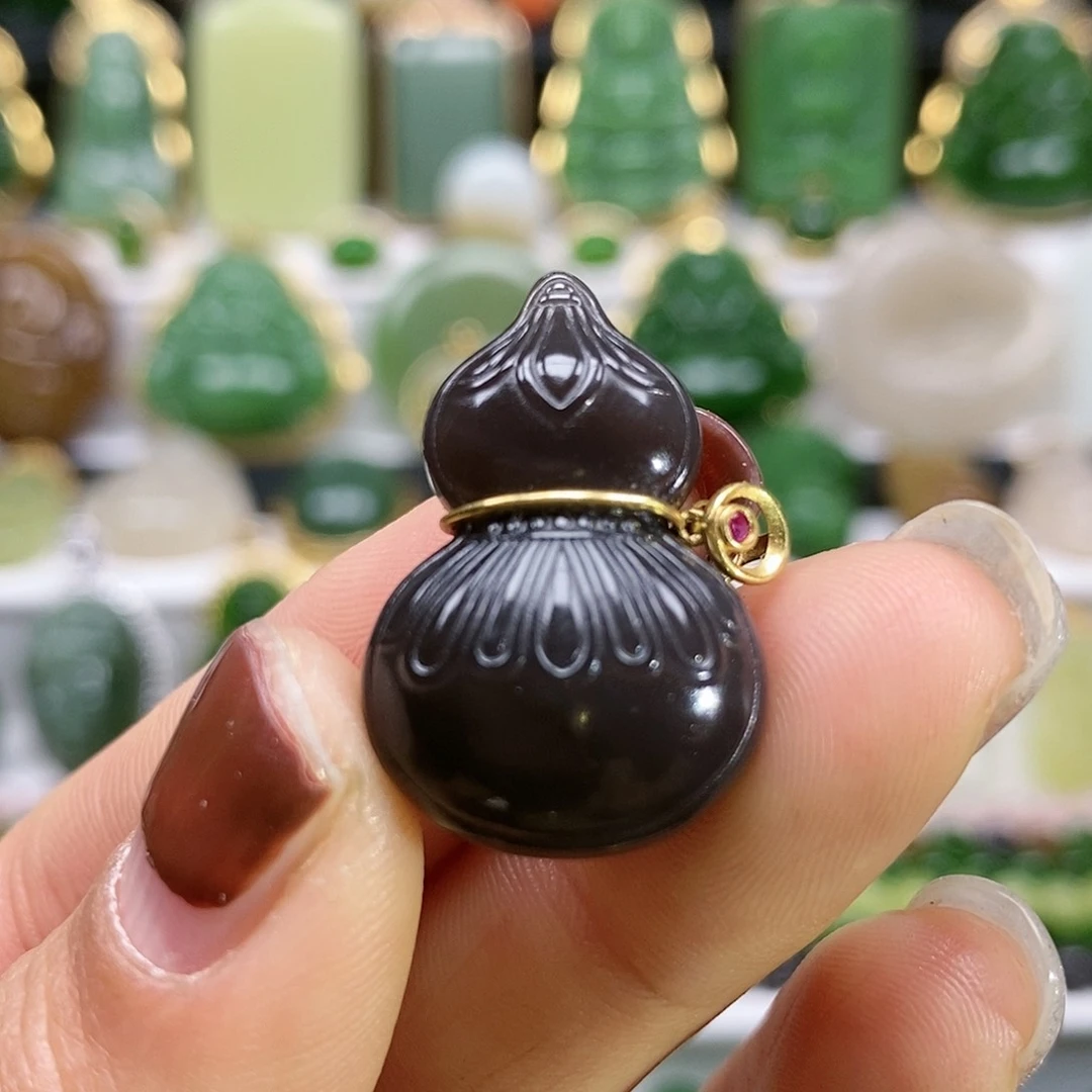 和田玉颈饰18K金镶嵌