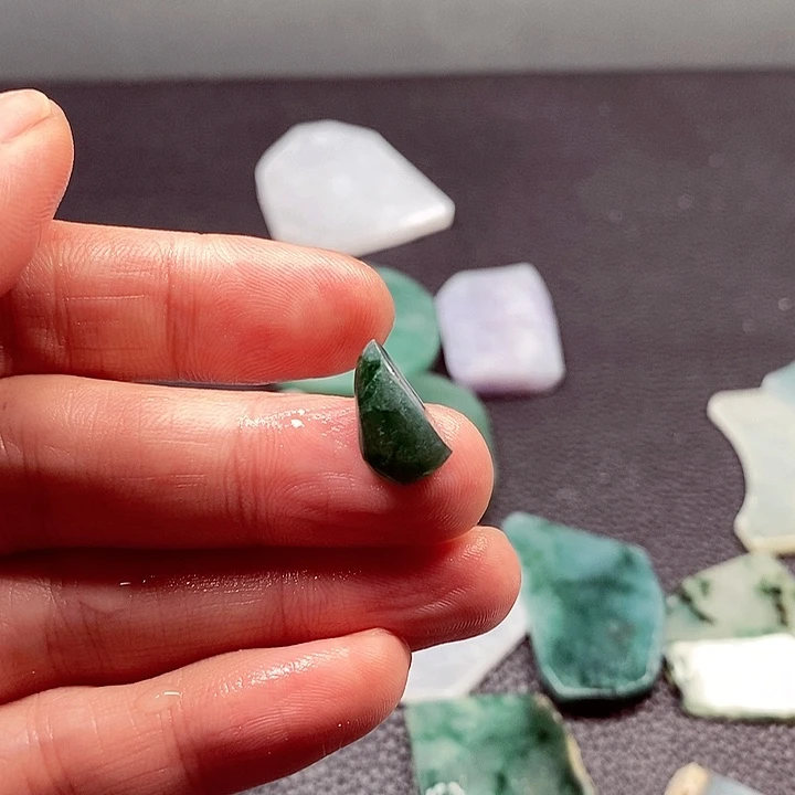 翡翠未镶嵌颈饰缅甸翡翠A货边角