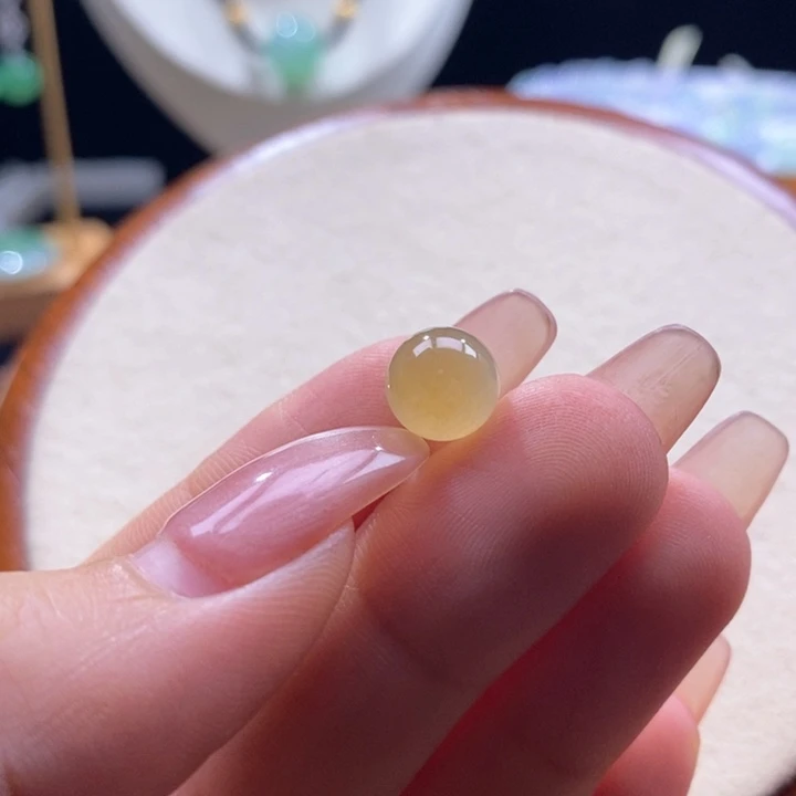 翡翠未镶嵌颈饰翡翠冰黄圆珠