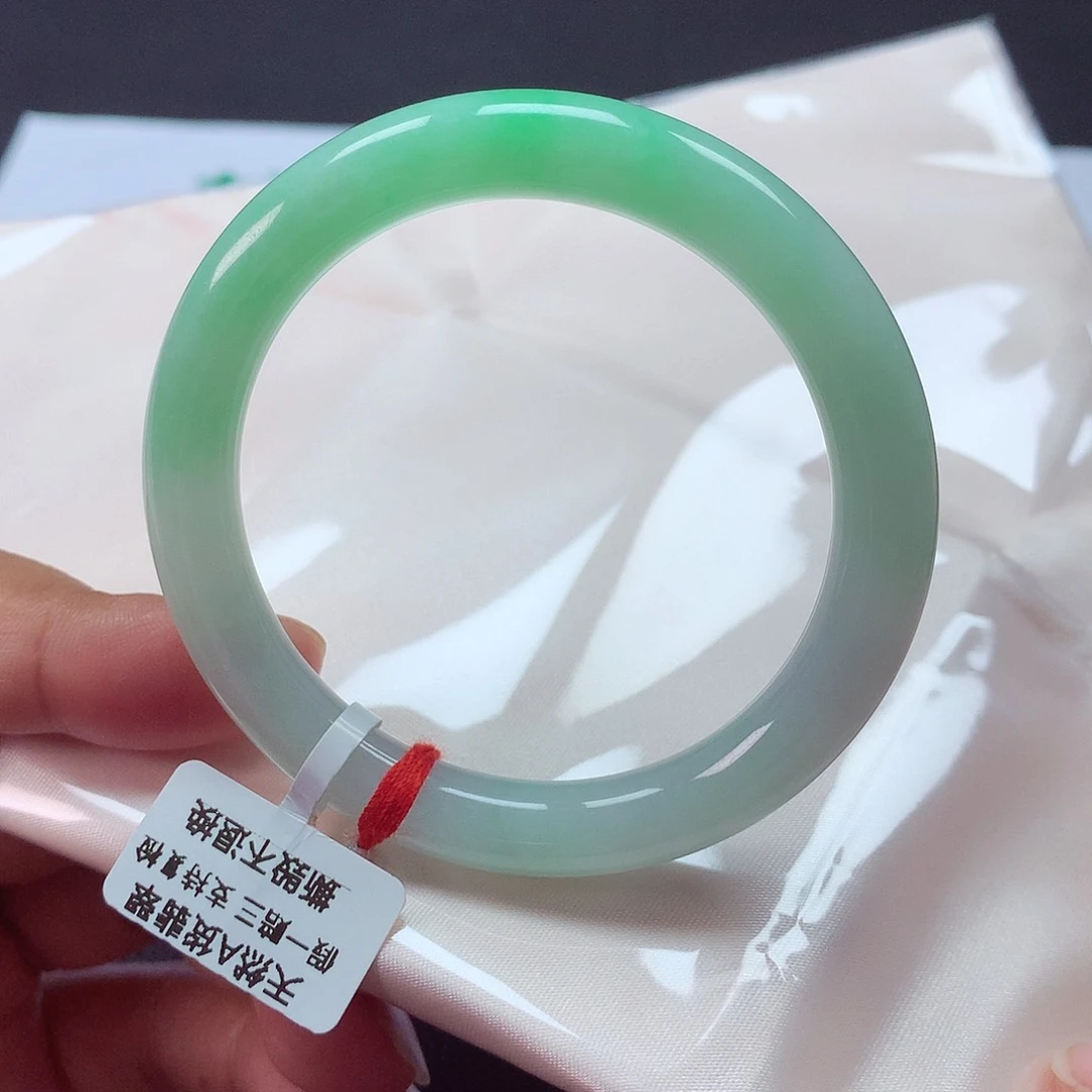 翡翠手镯未镶嵌天然缅甸A货翡翠