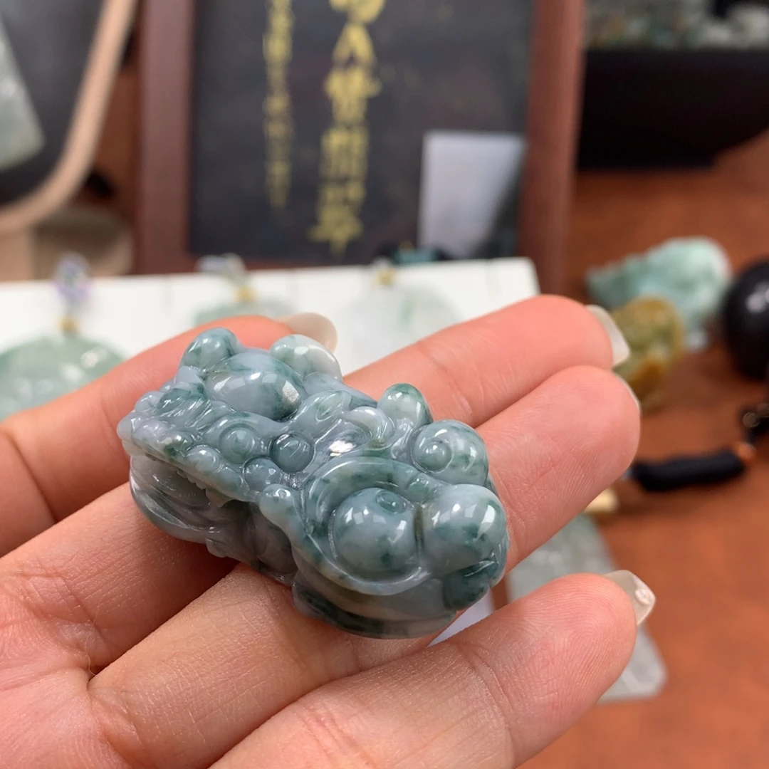 翡翠未镶嵌颈饰天然缅甸A货翡翠