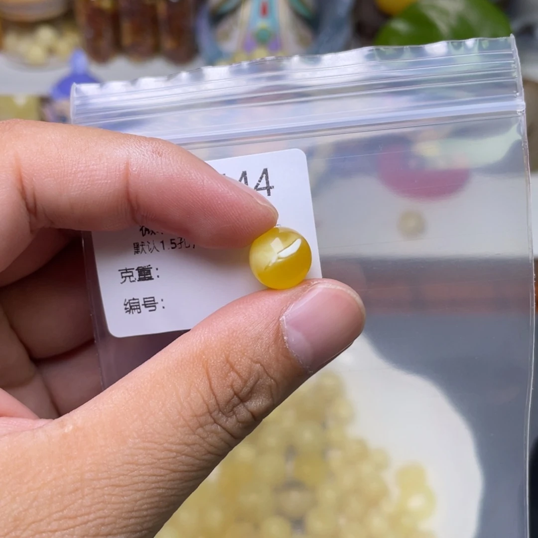琥珀未镶嵌珠宝奇石