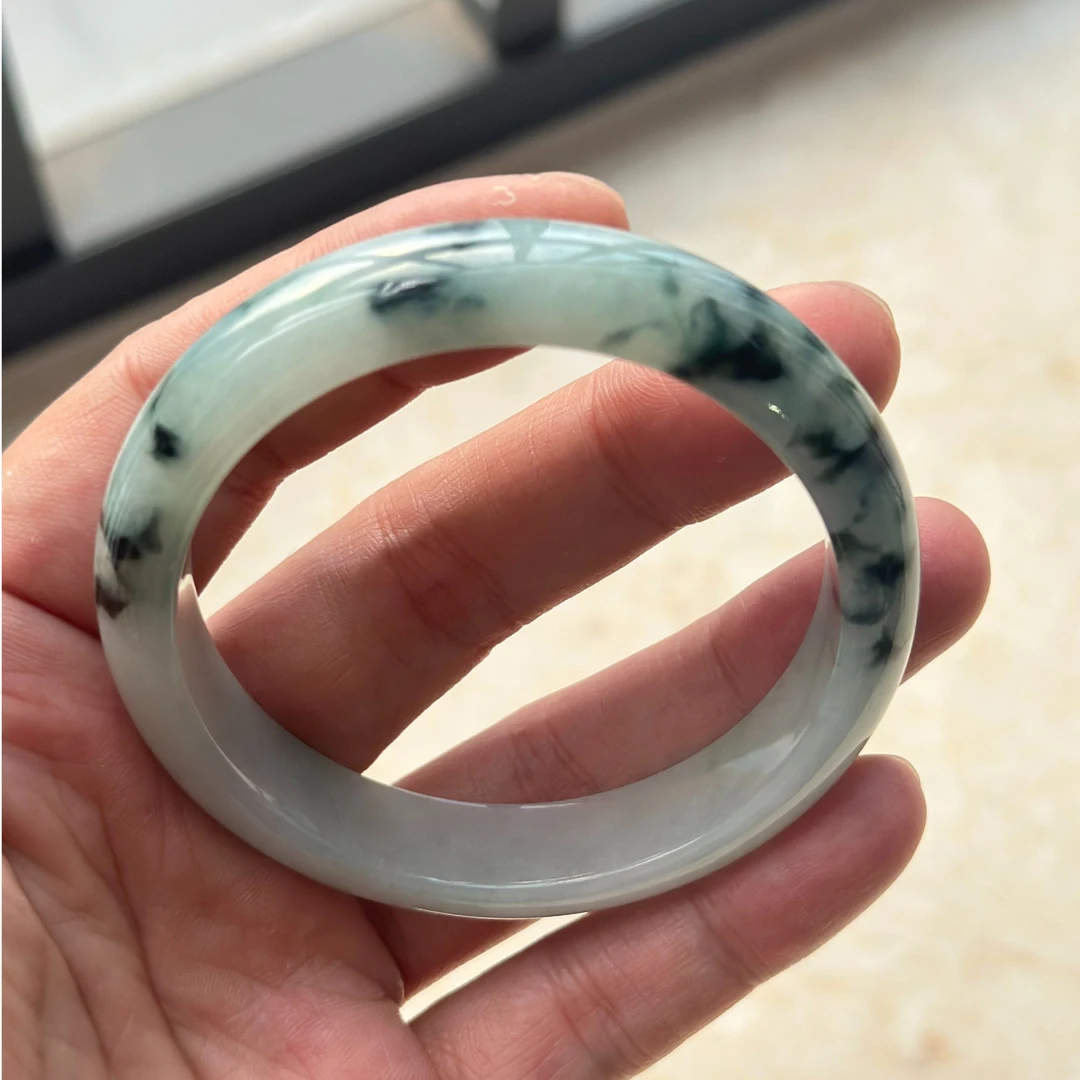 完美.无暇.保真.天然缅甸A货翡翠手镯.老糯种.满圈果绿底飘花.