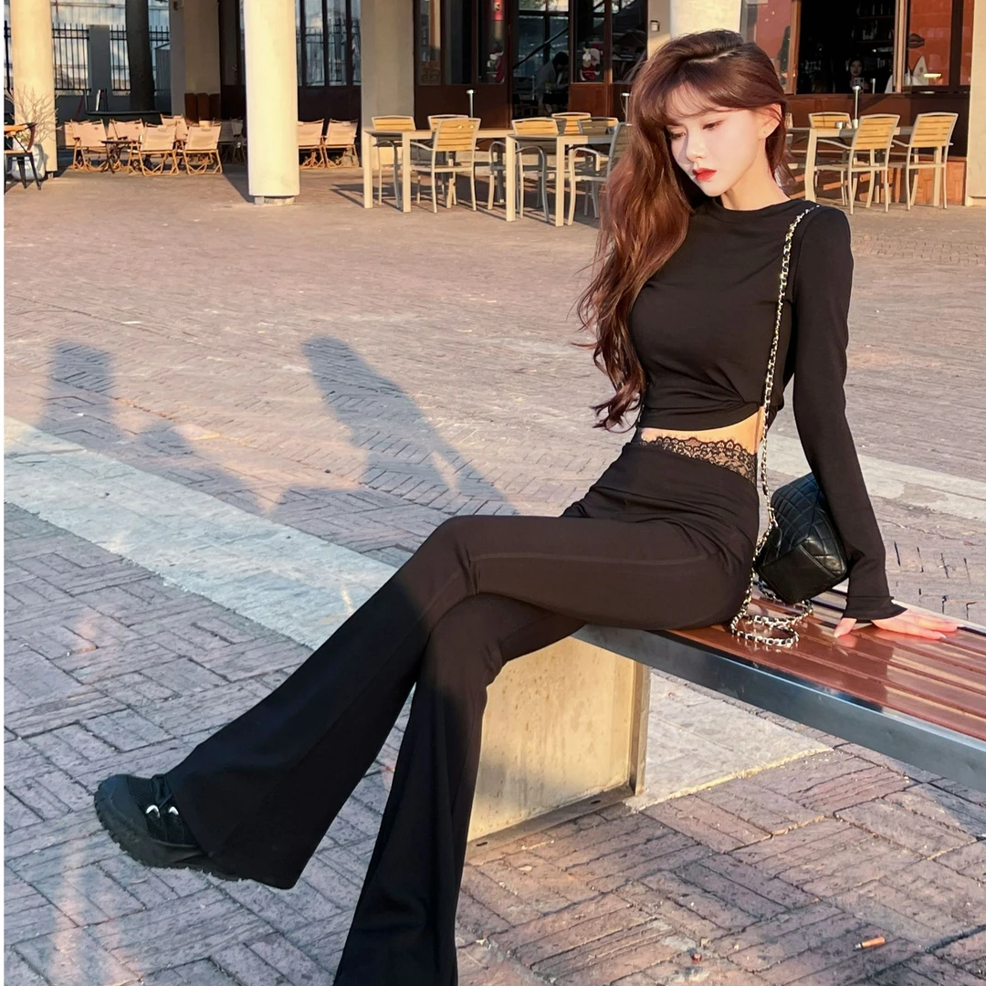 简约纯欲短版上衣➕蕾丝拼接高腰修身显瘦喇叭裤垂感微喇裤