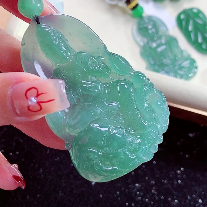 翡翠颈饰未镶嵌限***亾天然