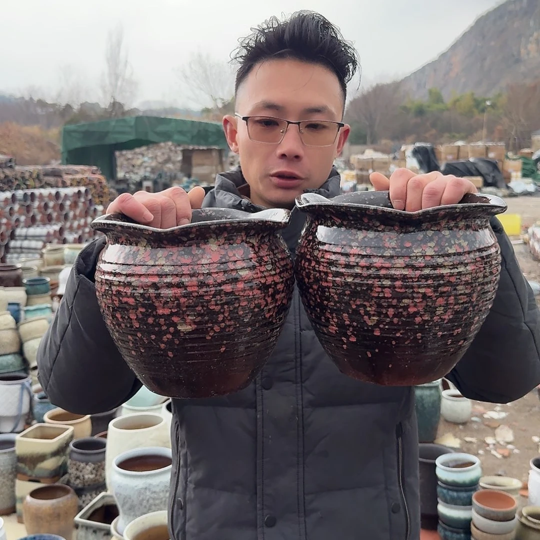 紫砂花盆口20高18（两个胖子红色