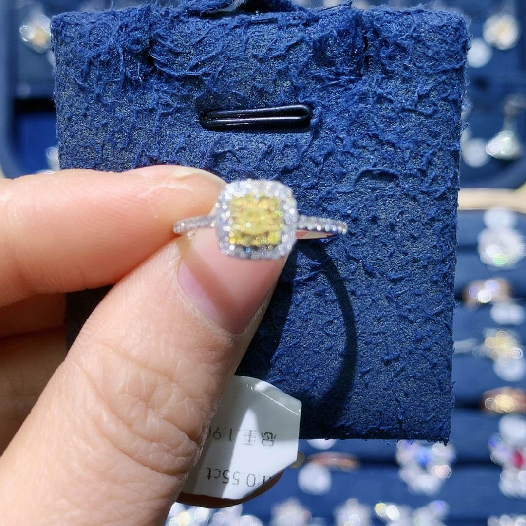 【闪购商品】钻石戒托18K金镶嵌方糖戒指