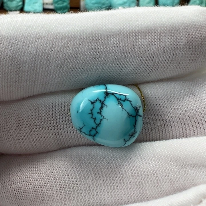 绿松石未镶嵌随形 13.2mm