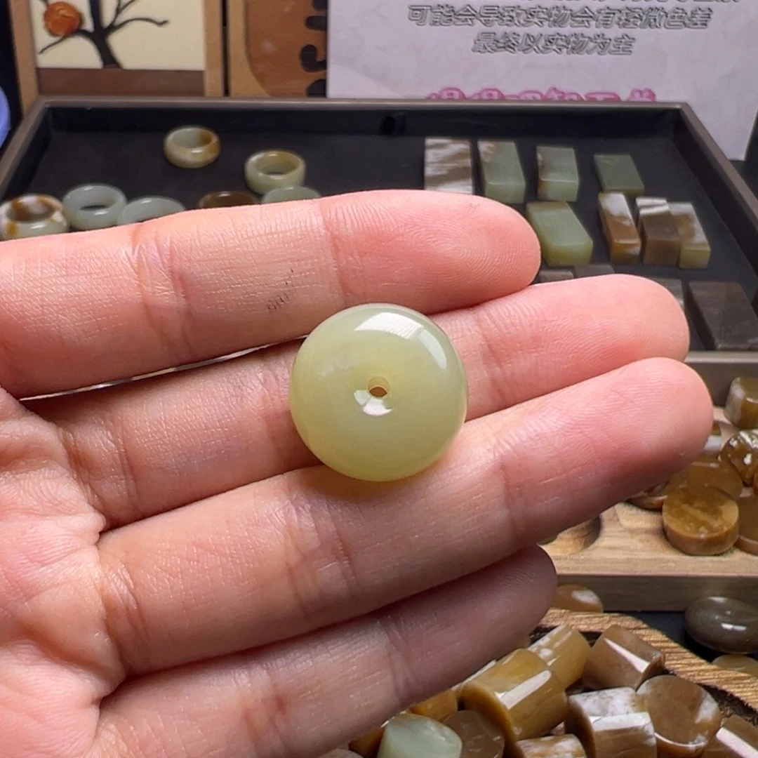是***～和田玉（糖玉）未镶嵌珠宝奇石微瑕福利
