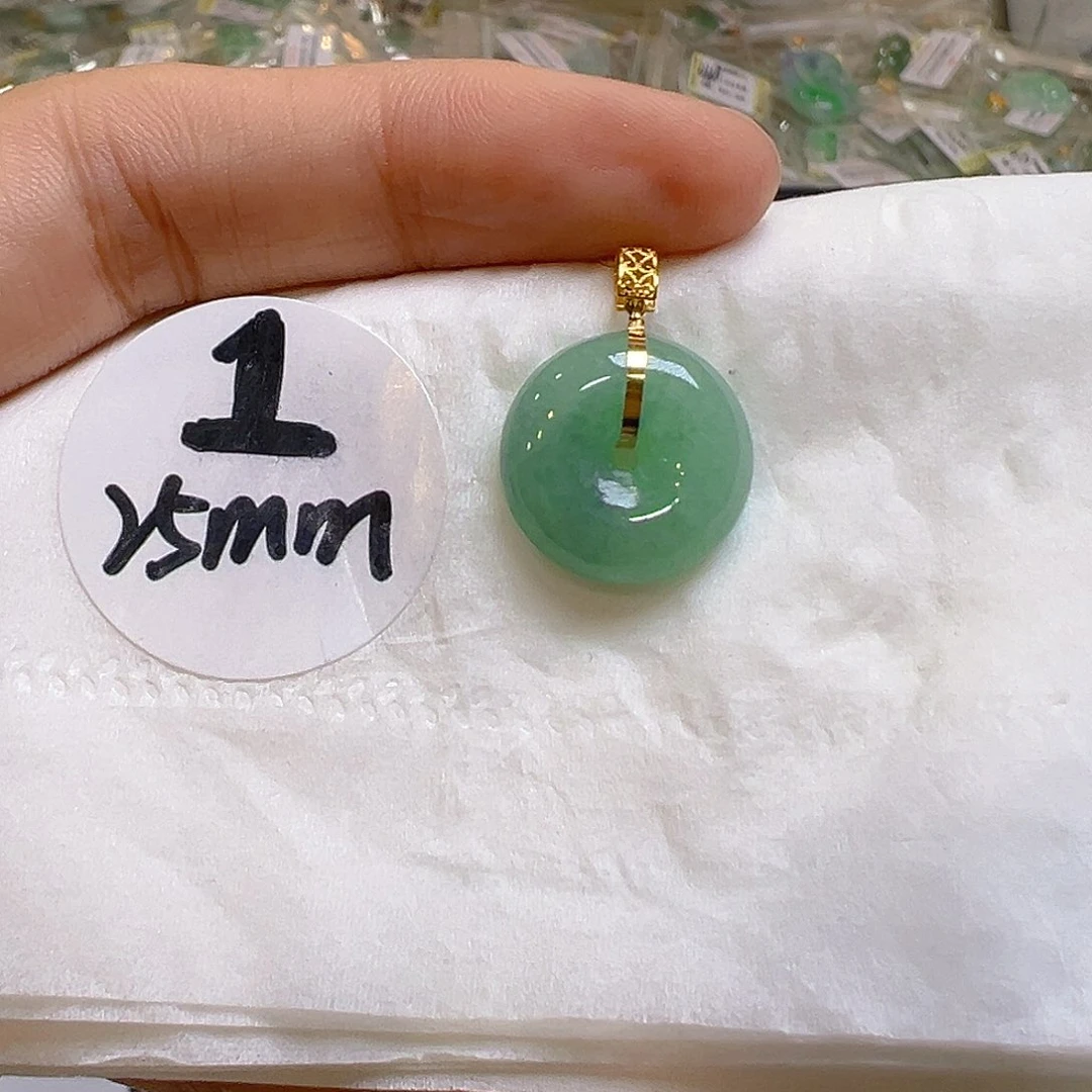 翡翠18K金镶嵌颈饰翡翠