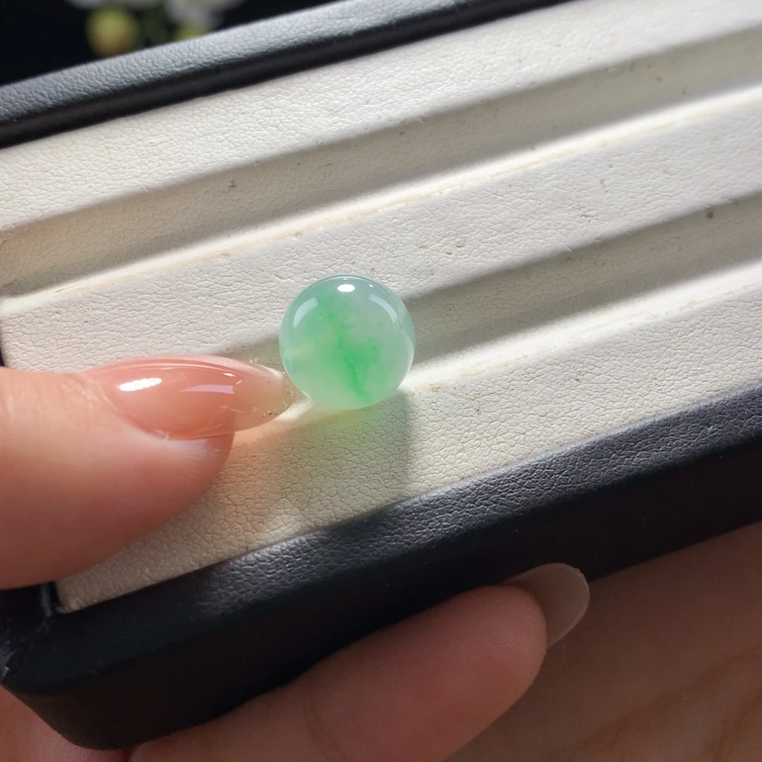 翡翠未镶嵌手串卡12甜翠绿花