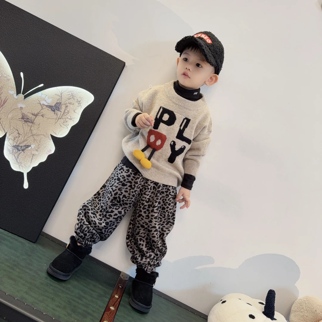 濮六六童装 男女童日韩版秋冬立体卡通玩偶圆领套头毛衣 豹纹卫裤