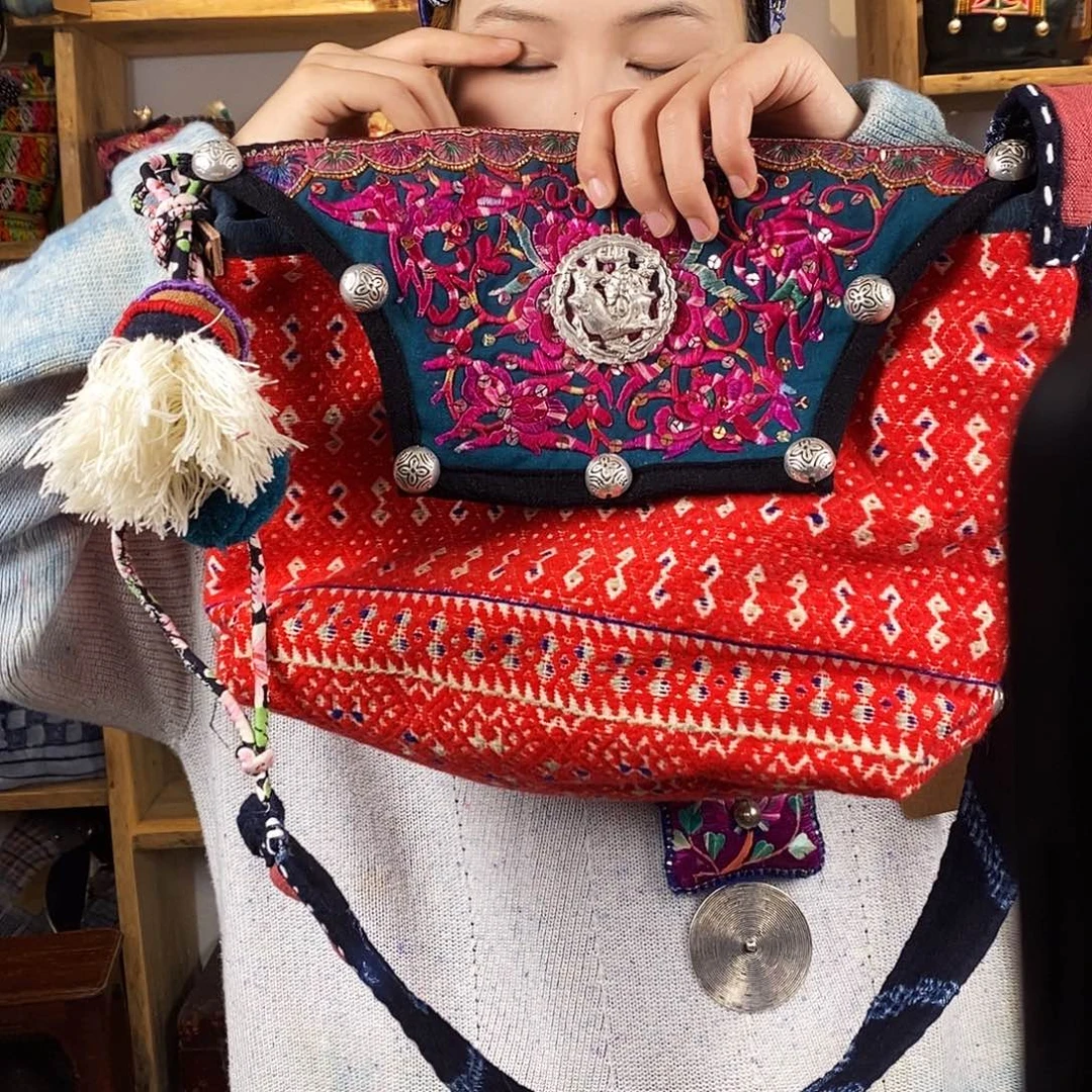 织绣手工制作包包