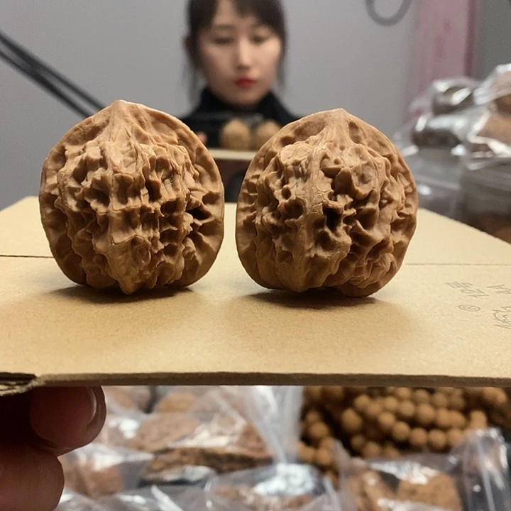 文玩核桃把件42龙鳞