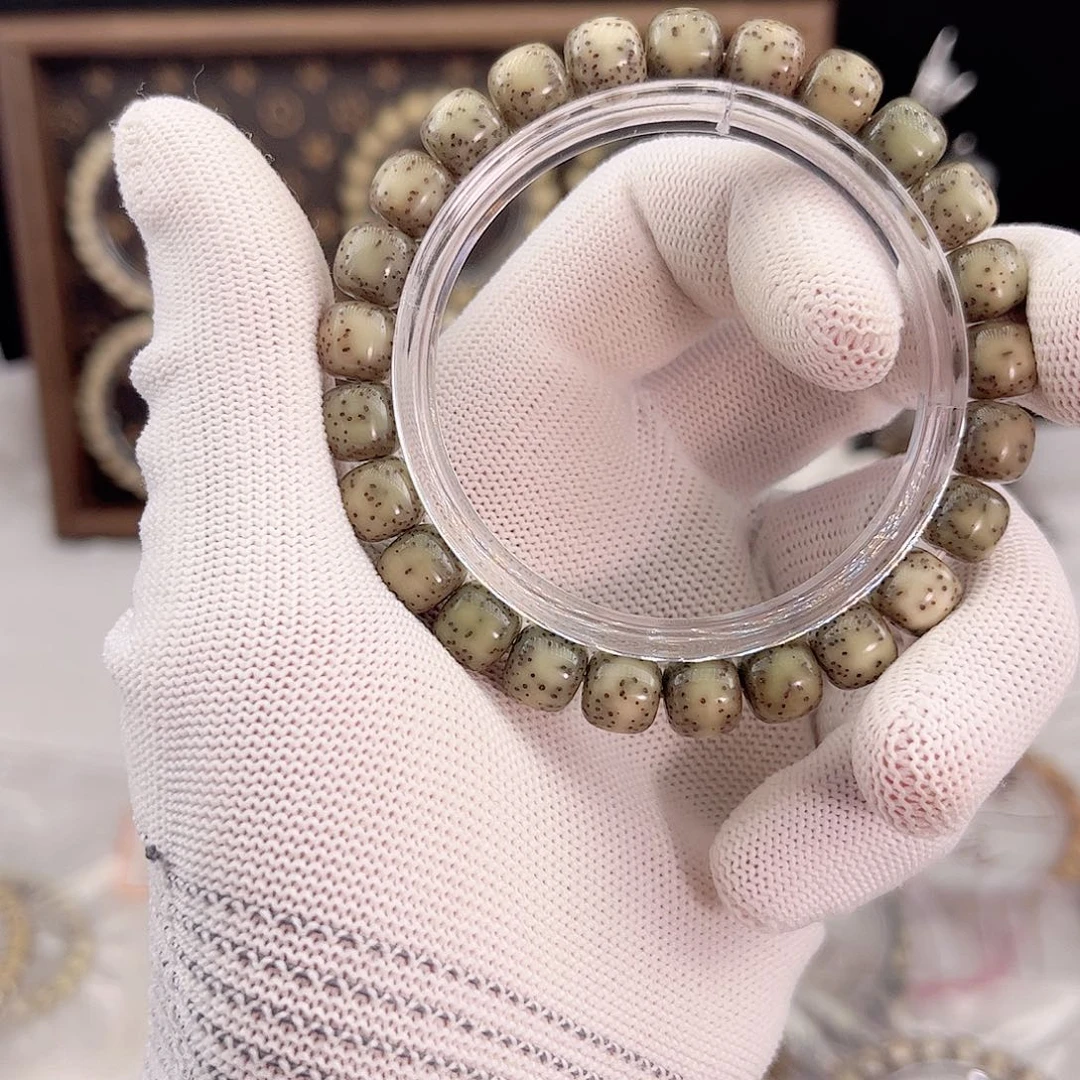 星月菩提吊坠147 号.  星月菩提.  一物一图.