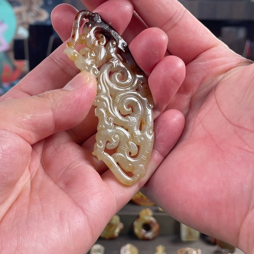 和田玉未镶嵌挂件深**钱