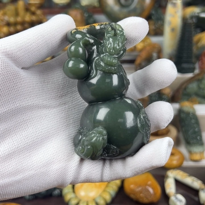 岫岩河磨玉（透闪石质玉）未镶嵌把件