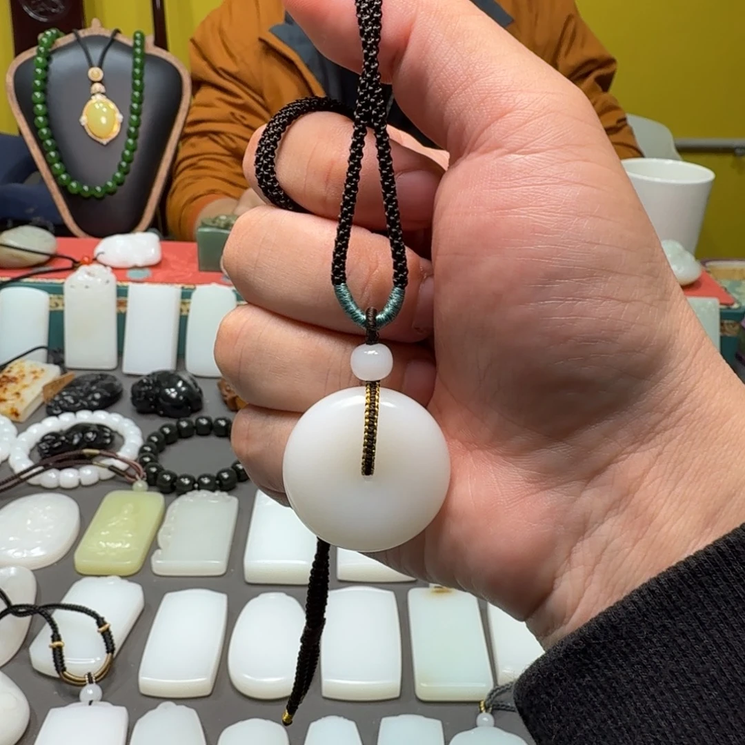 和田玉未镶嵌吊坠(不含链)