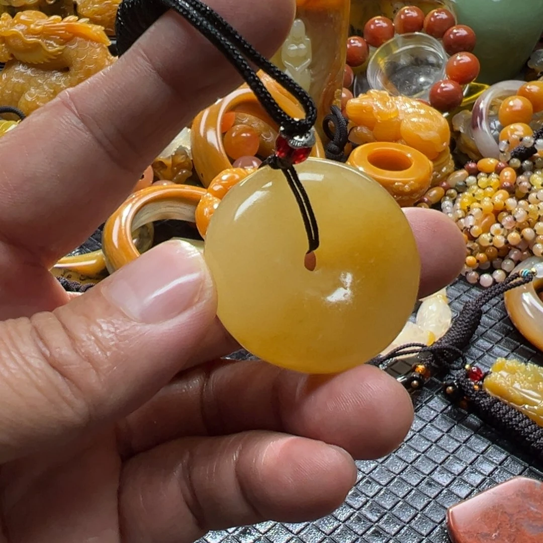 石英质玉未镶嵌颈饰