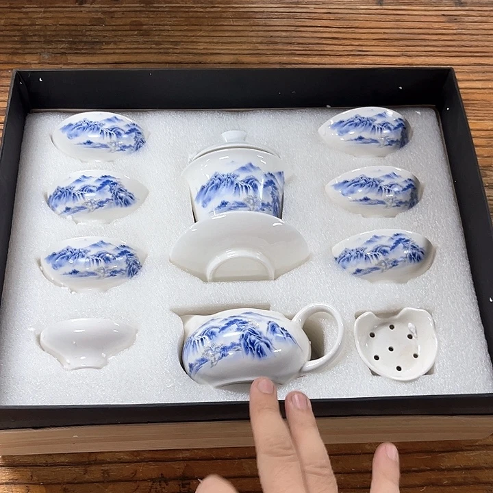 孤品茶具套装等。