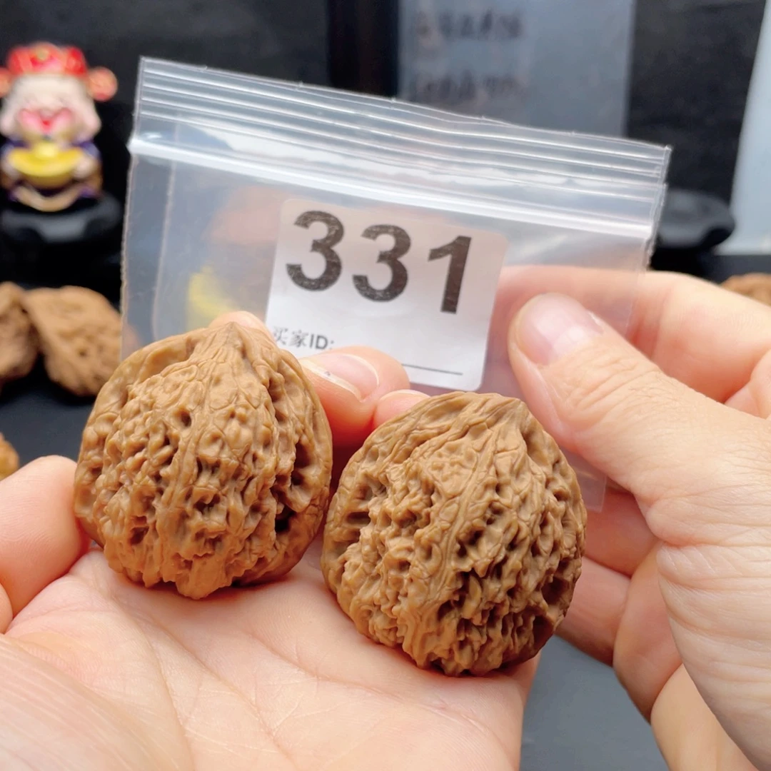*****文玩核桃把件南疆凹底38