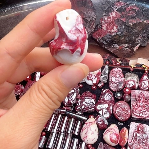 【闪购商品】天然辰砂天然原矿朱砂吊坠