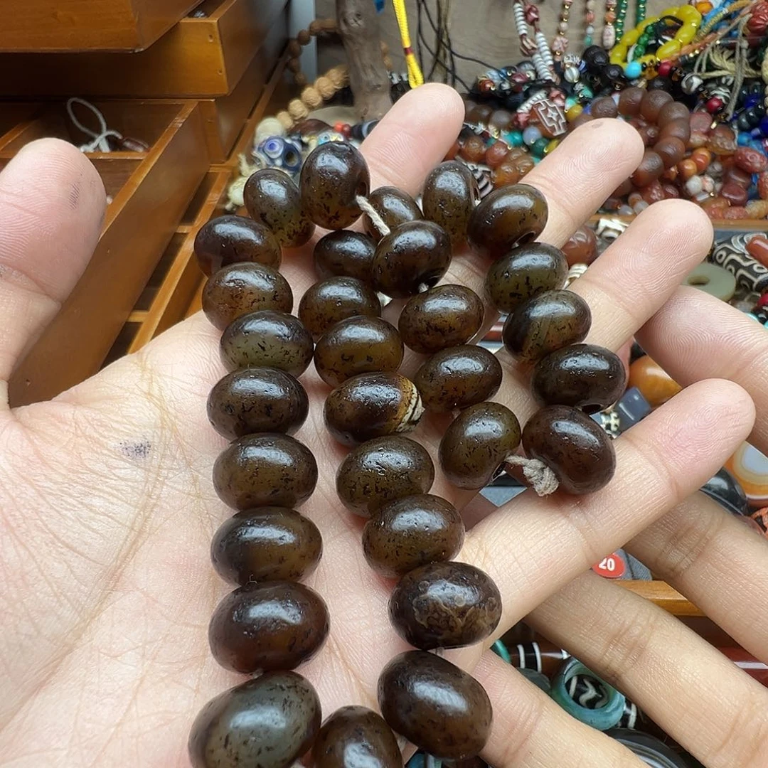 多***乐玛瑙/玉髓未镶嵌珠宝奇石