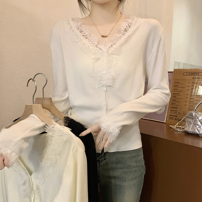 SA蕾丝花边拼接高级感V领性感针织开衫女秋季修身打底百搭上衣C5