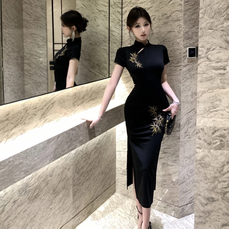 新中式优雅立领盘扣提花短袖连衣裙女小众国风收腰开叉包臀中长裙