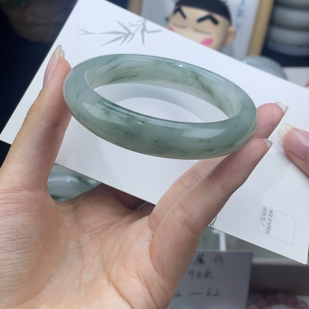 石英质玉（天山翠）未镶嵌手镯60圈口