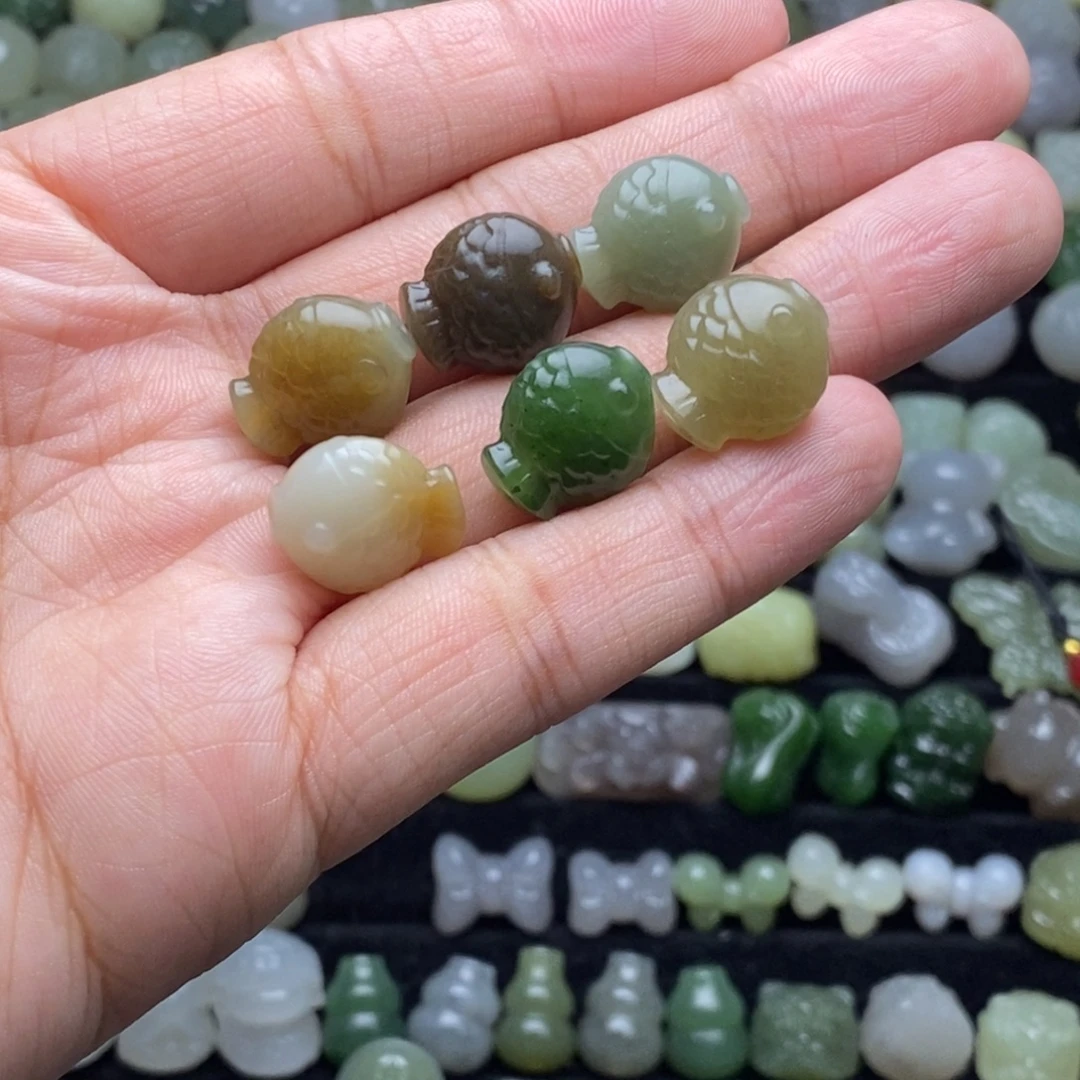 莹***儿和田玉未镶嵌颈饰