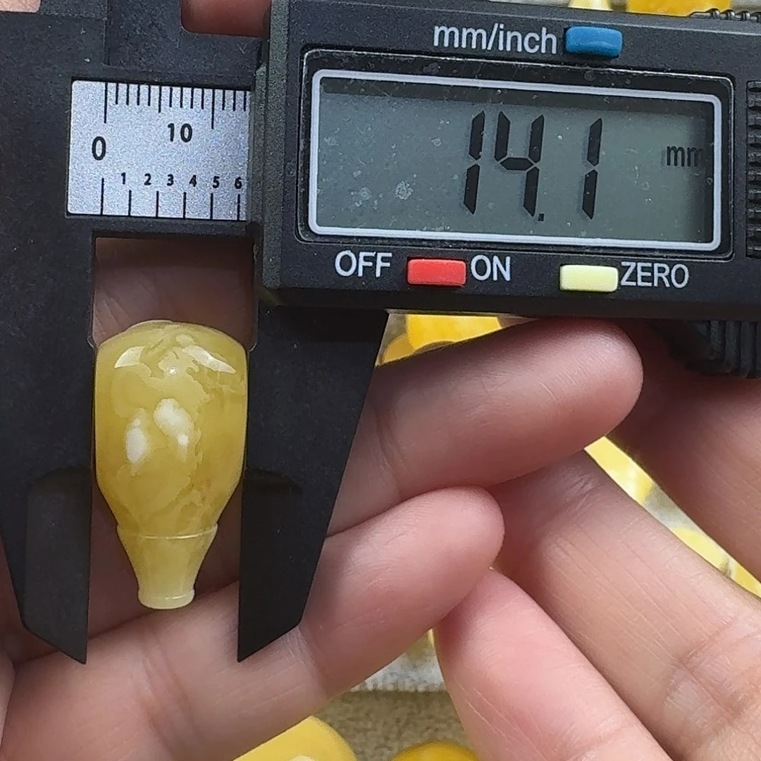 深***冲蜜蜡未镶嵌裸石60杂