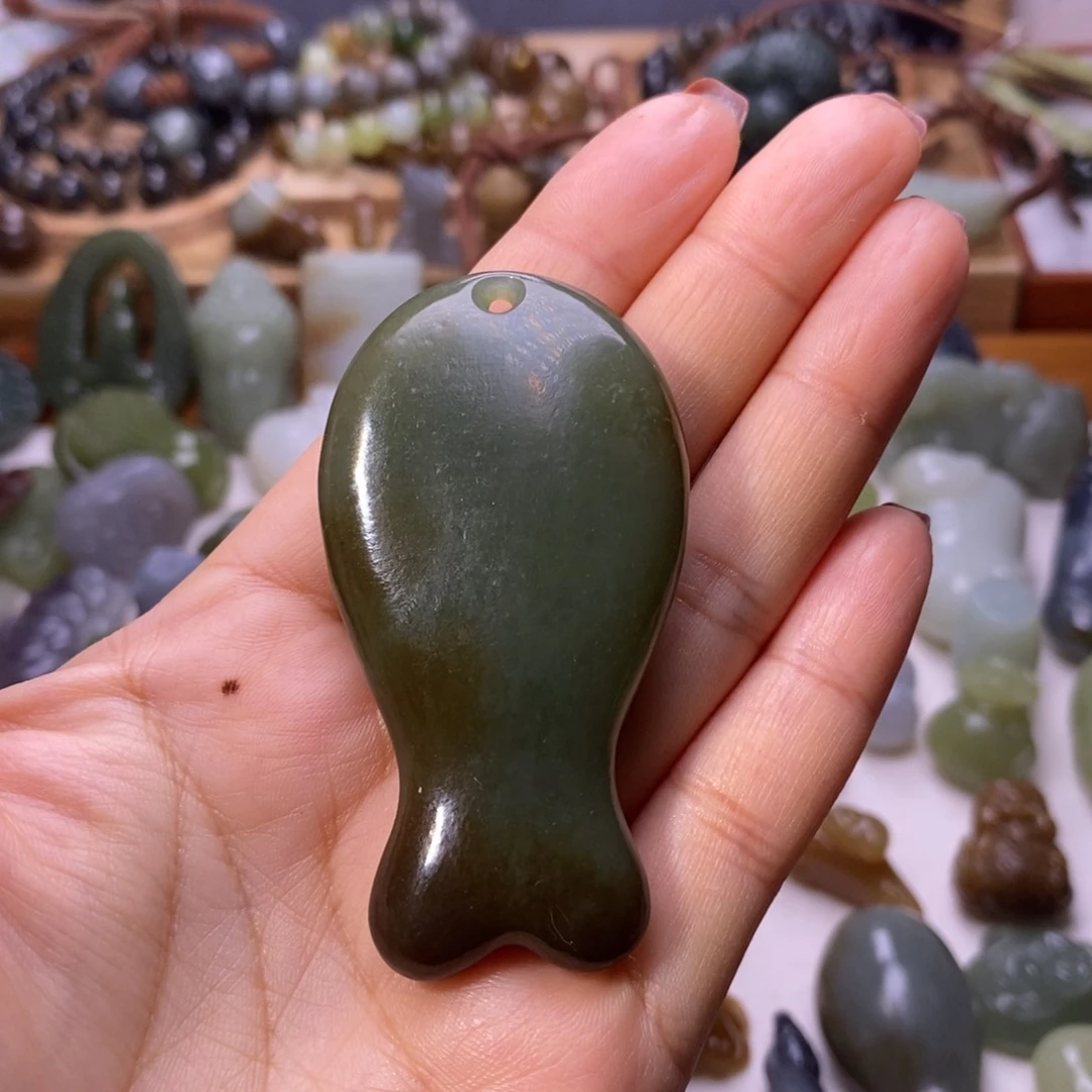 颈饰未镶嵌和田玉