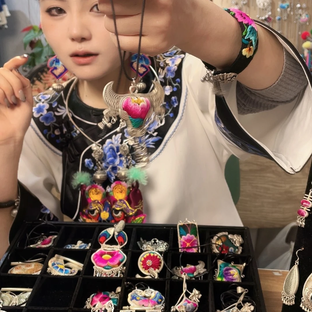 锆石纯铜合金吊坠