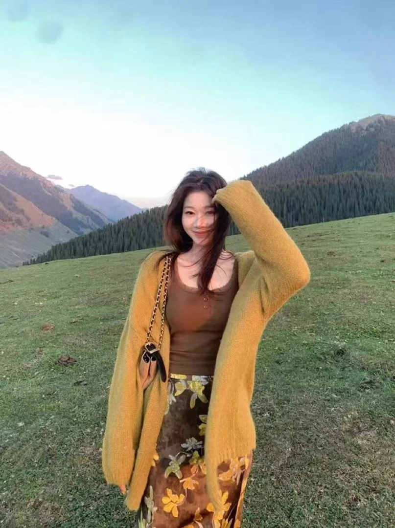 秋日集慵懒风针织开衫+显瘦蕾丝背心+气质碎花半身裙套装复古法式