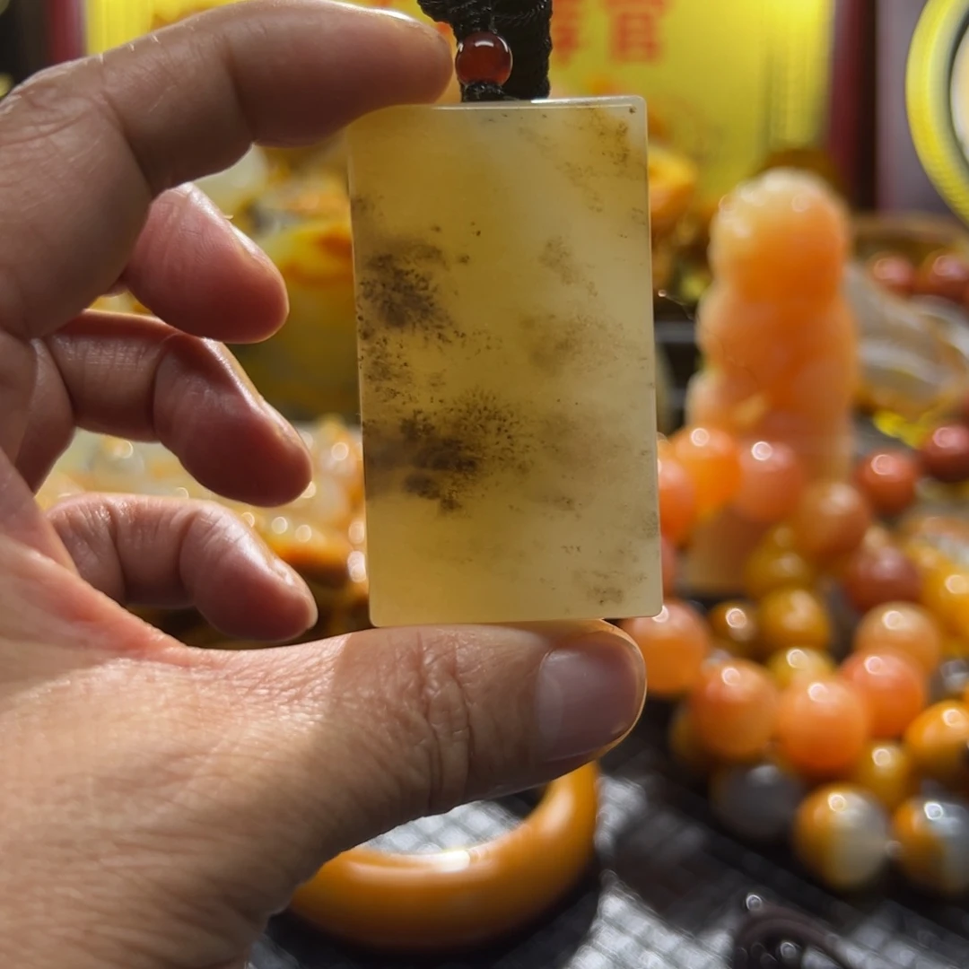 石英质玉未镶嵌颈饰