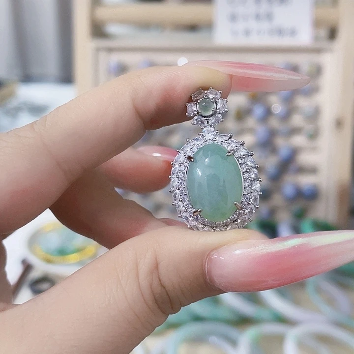 翡翠未镶嵌颈饰天然翡翠Ａ货