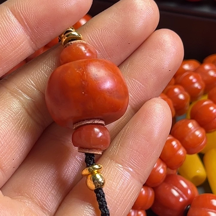 颈饰琉璃似**痕琉璃……….