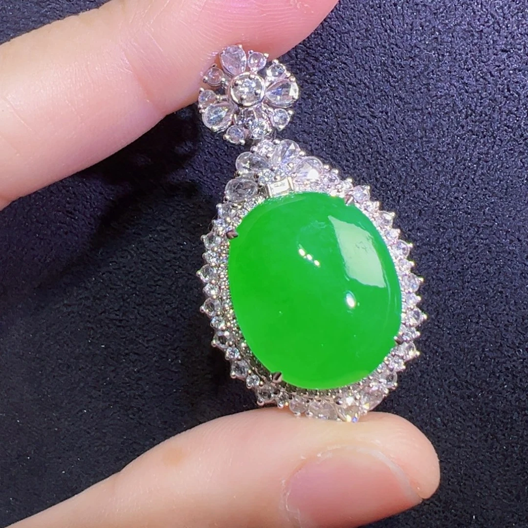 翡翠18K金镶嵌颈饰