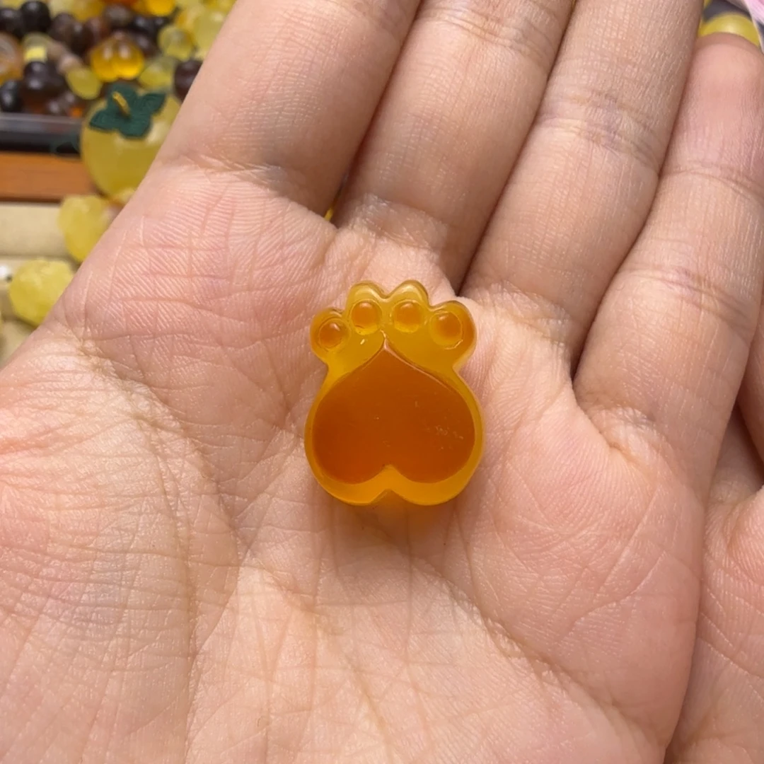 蜜蜡未镶嵌珠宝奇石